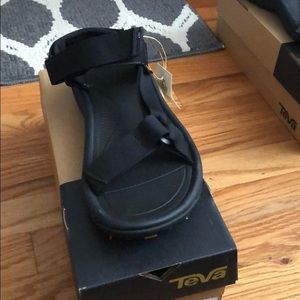NWT MEN’S TEVA